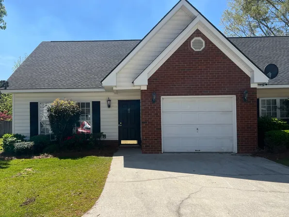17 Crossing Dr, Richmond Hill, GA 31324