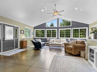 2480 Oakridge Rd NE, North Liberty, IA 52317