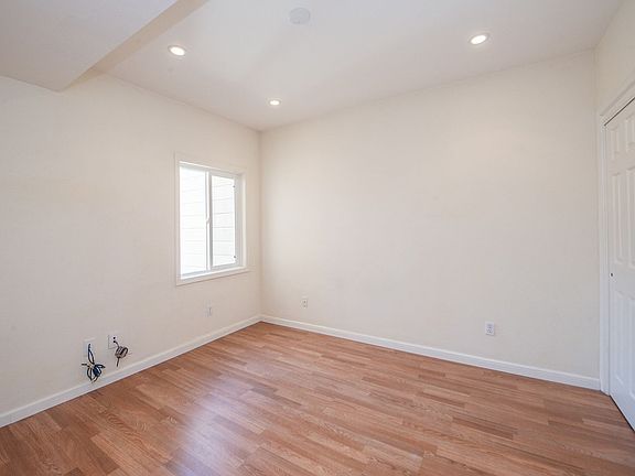 3rd image of 435 27th Ave