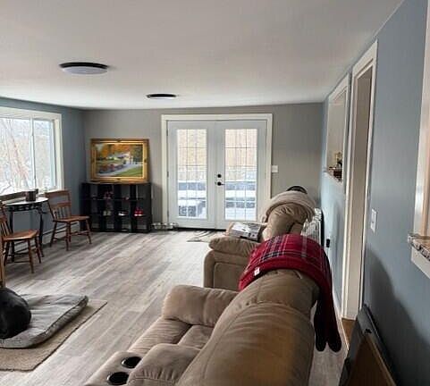 5th image of 63 Addison St