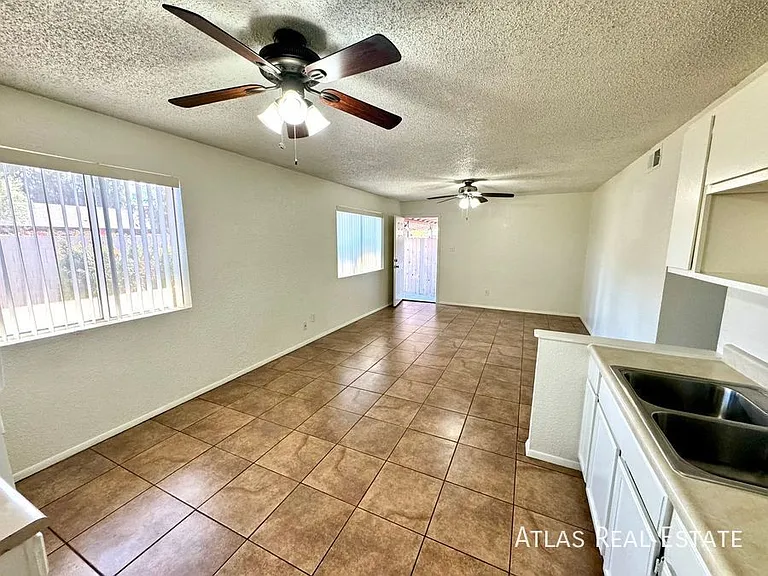 1861 E University Dr #1 — Photo 4