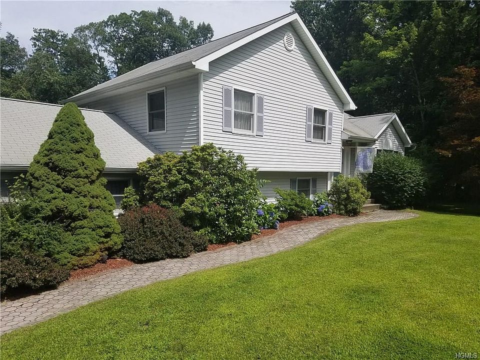 1st image of 24 Foxwood Dr