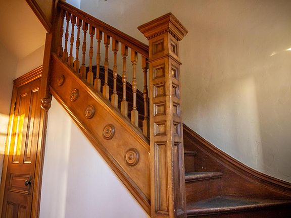 4th image of 305 NE 7th St Unit B