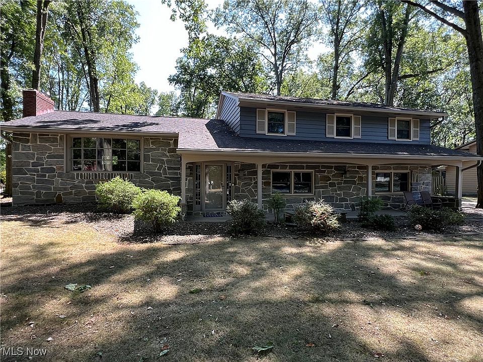 1st image of 293 Bradford Dr