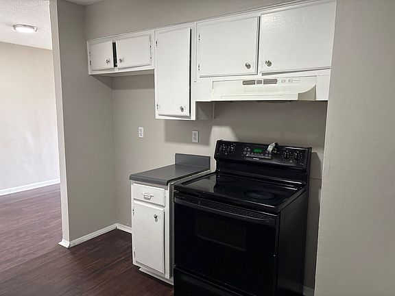 4th image of 3764 Windermere Rd