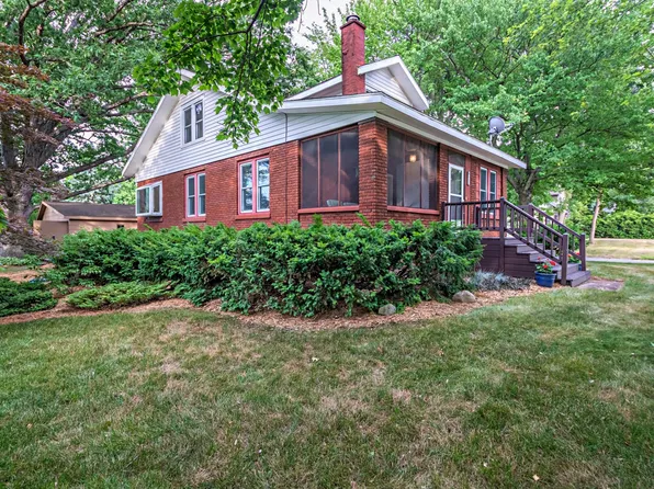 33 S Mayhew St, New Buffalo, MI 49117
