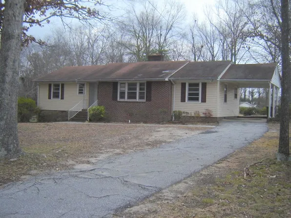 8 Woodfern Cir, Greenville, SC 29615