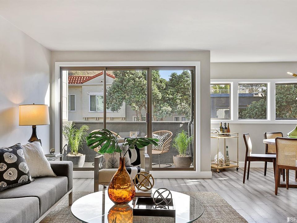 1st image of 262 Roosevelt Way