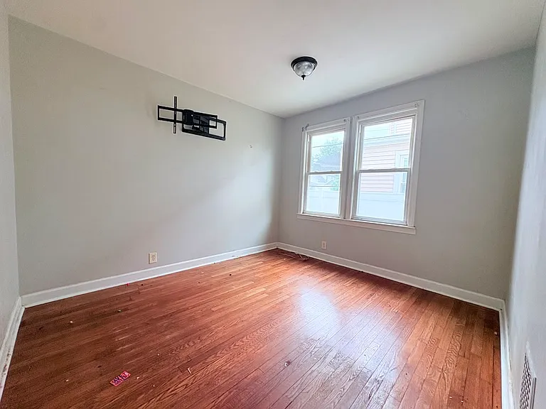 107 Dix St #11 — Photo 7