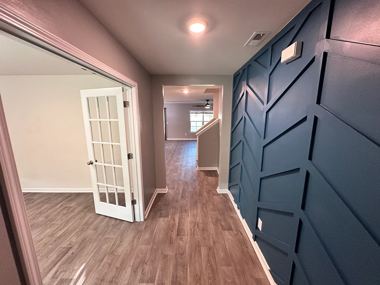 5 bed, 2511 sqft, $2,695 — Photo 3