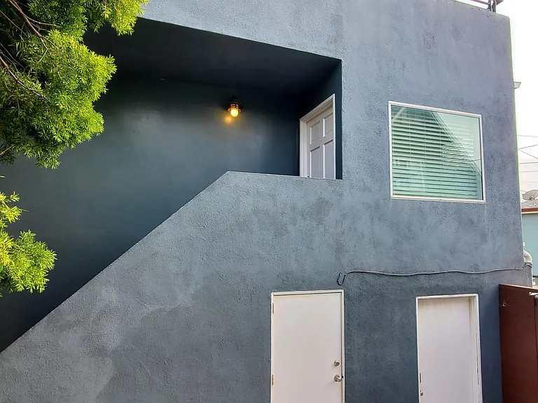 46 Thornton Ave #1/2 — Photo 1