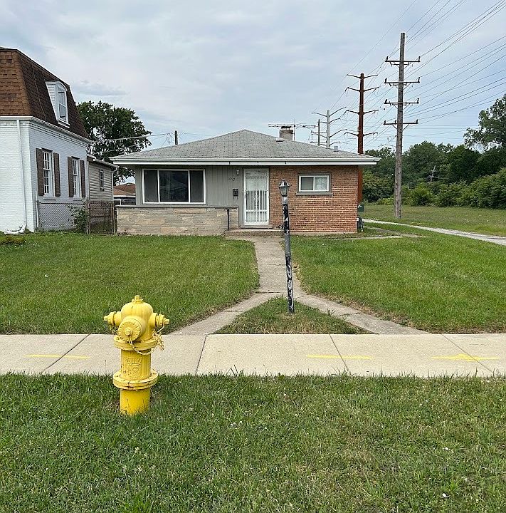 1st image of 16112 Wolcott Ave