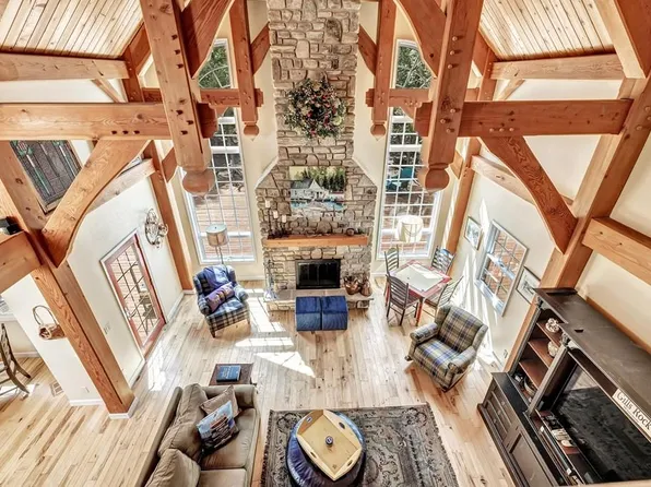 1001 Cottage Rd, Ellison Bay, WI 54210