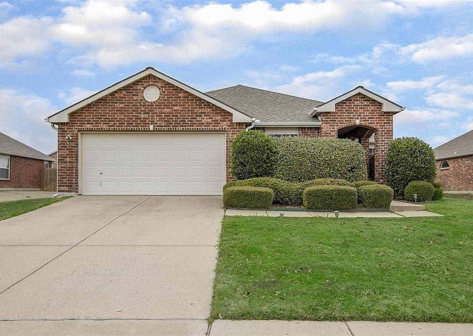 1st image of 1208 Huntsville Dr
