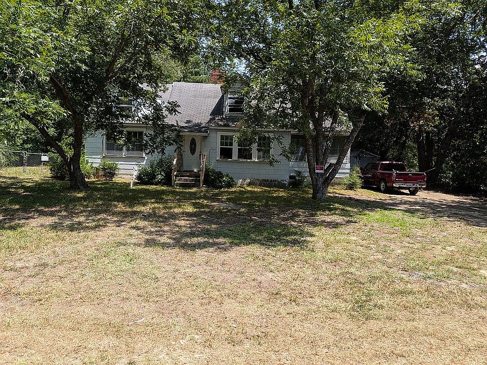 1st image of 132 McQueen St