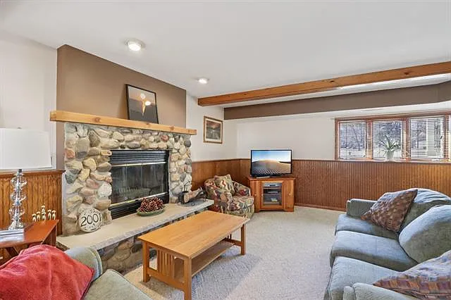 1606 Manchester Xing — Photo 14