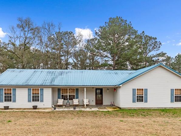 792 County Road 60, Skipperville, AL 36374