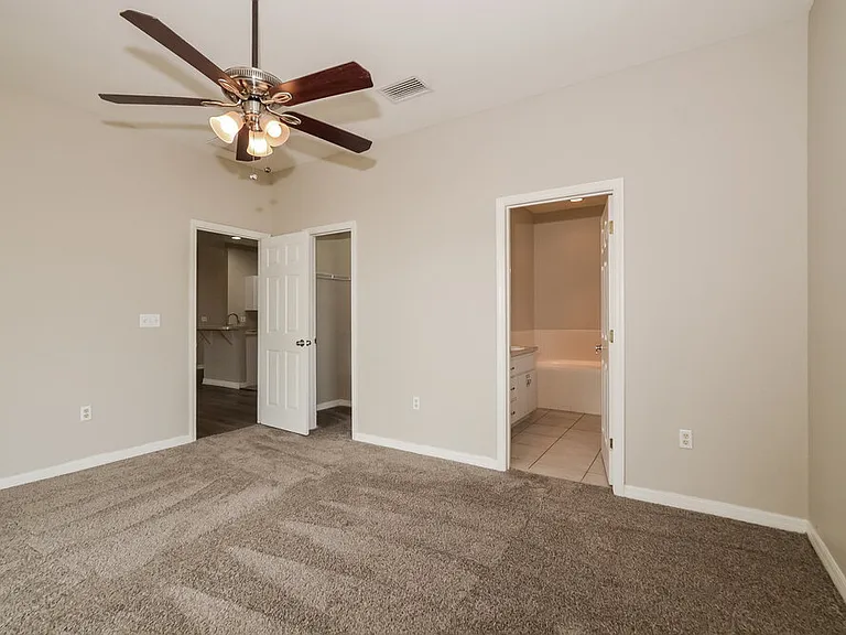 292 Cloverdale Rd — Photo 9