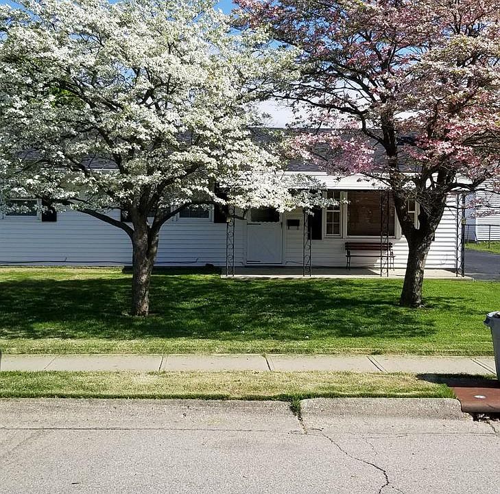1st image of 104 W Page Ave