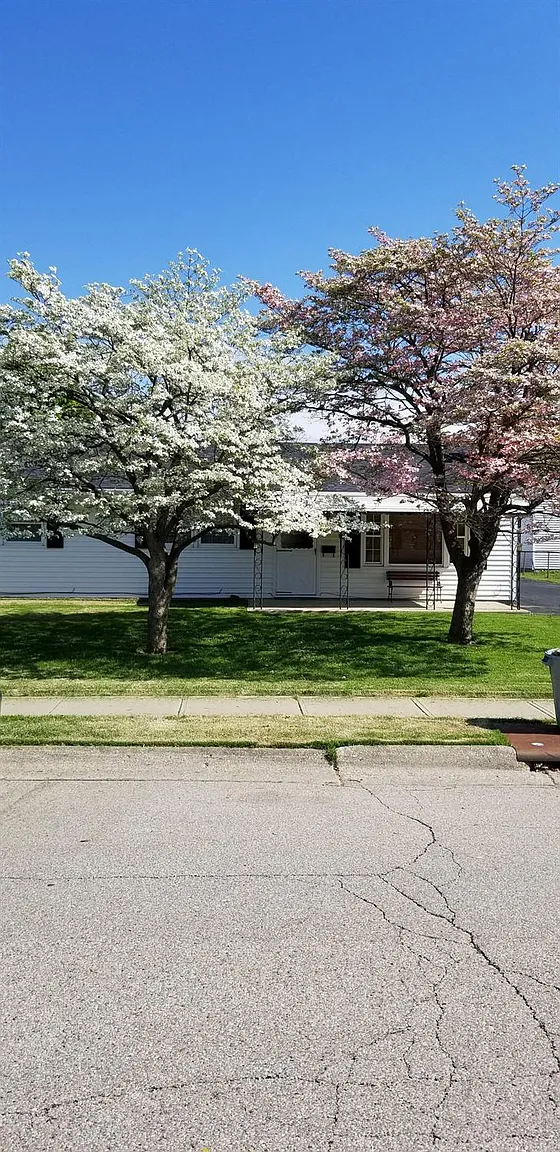104 W Page Ave photo 1
