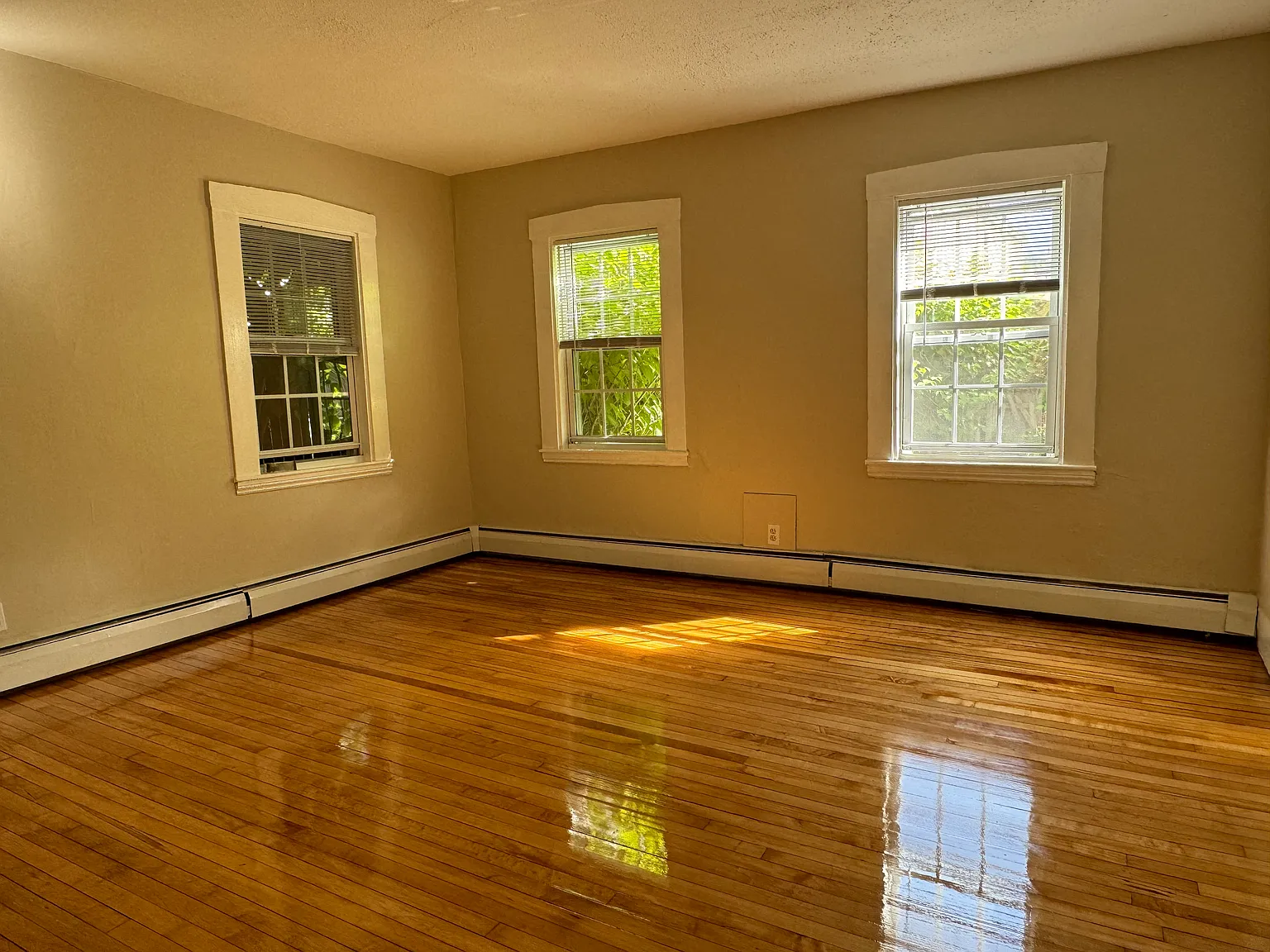 2 bed, 900 sqft, $2,495 — Photo 3