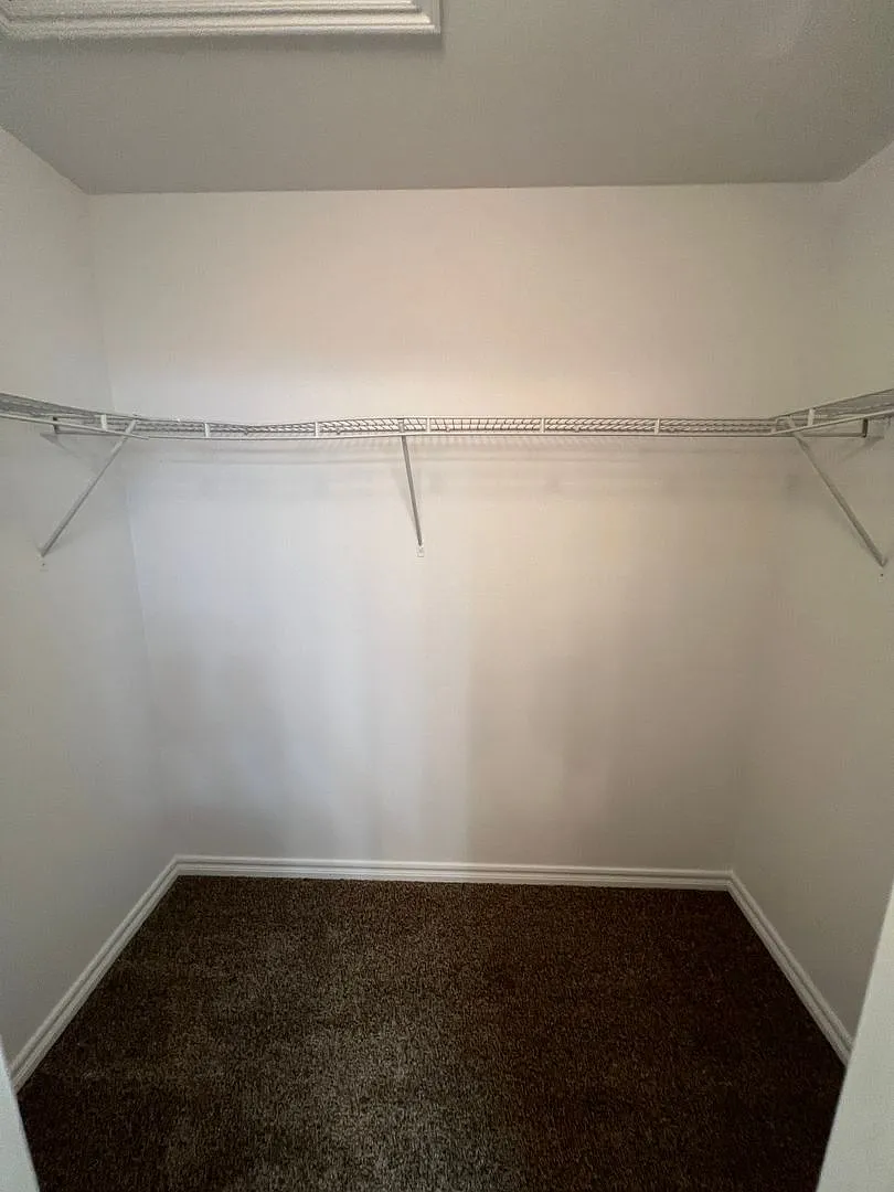 Large 4 Bed 2.5 bath blocks from Fort Riley — Photo 3