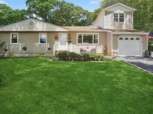 145 Tariff Street, West Sayville, NY 11796