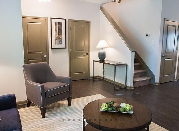 5th image of 6159 Winthrop Ave APT 106