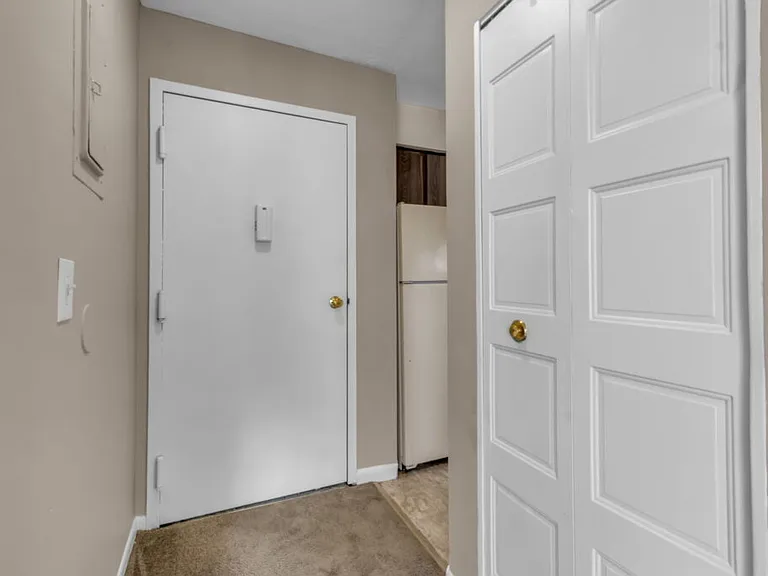 Woodhill Apartments — Photo 7