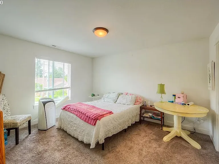 7879 SE Raymond St — Photo 12