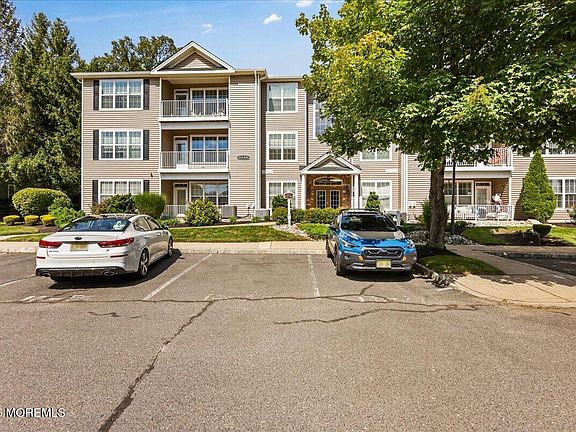 2nd image of 524 St Andrews Place