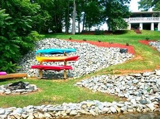 16560 Moneta Rd, Moneta, VA 24121