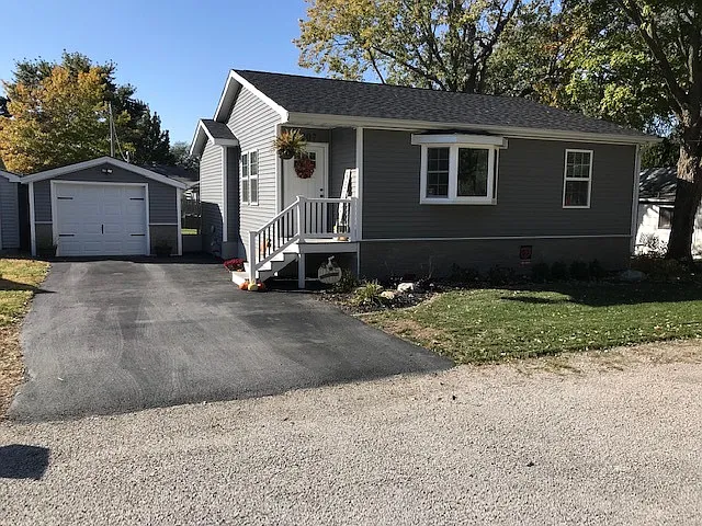 207 Green St photo 1