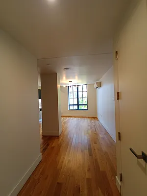 Rented by City Vista Inc | media 31