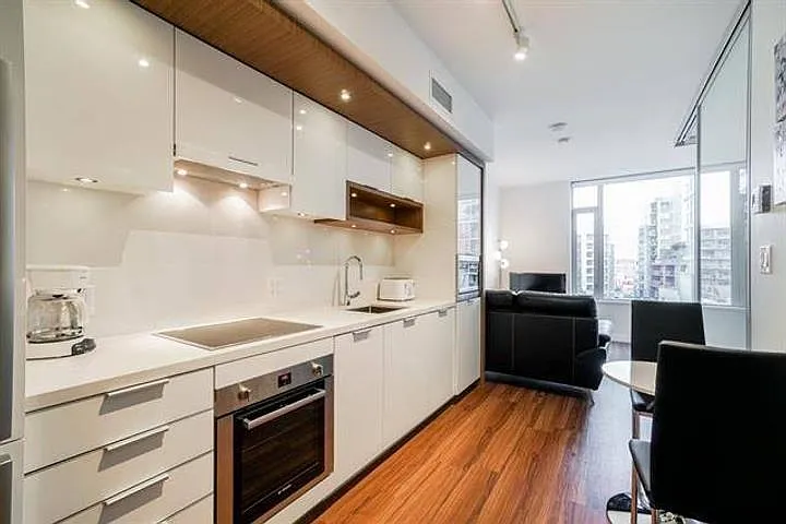 1 bed, 451 sqft, $2,800 — Photo 3