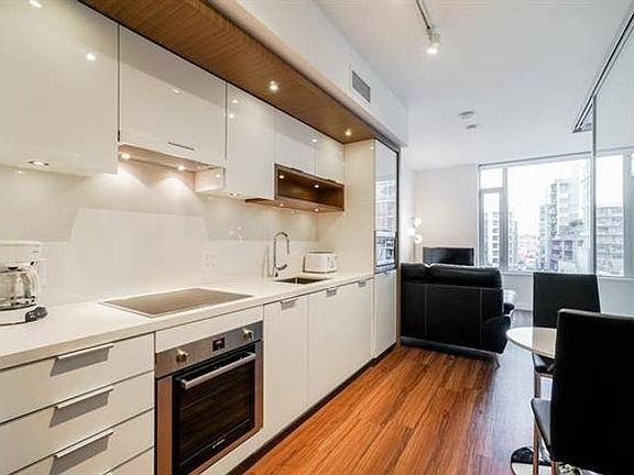 3rd image of 1661 Quebec St #5XX