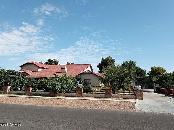 2nd image of 7908 W Country Gables Dr