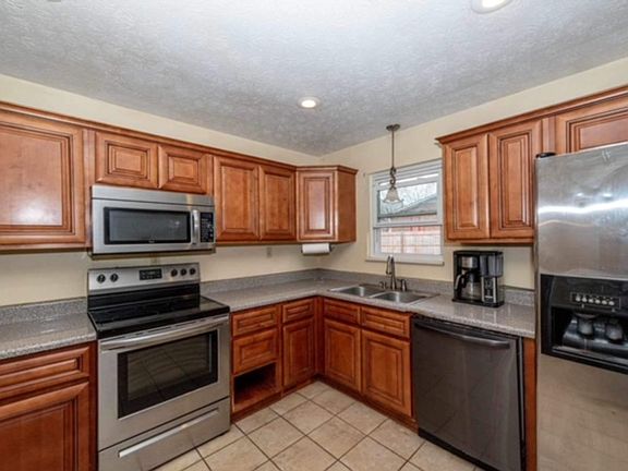 5th image of 2620 Lesa Ln