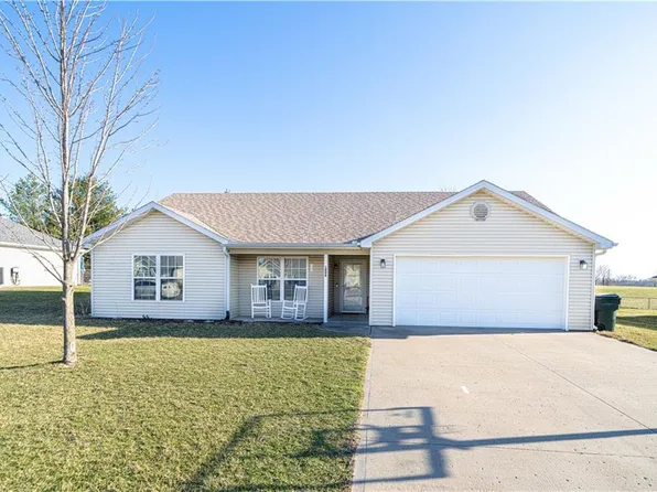 1008 E Pearl Ct, Savannah, MO 64485