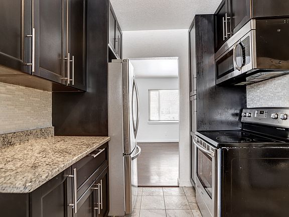 4th image of 1118 Alton St