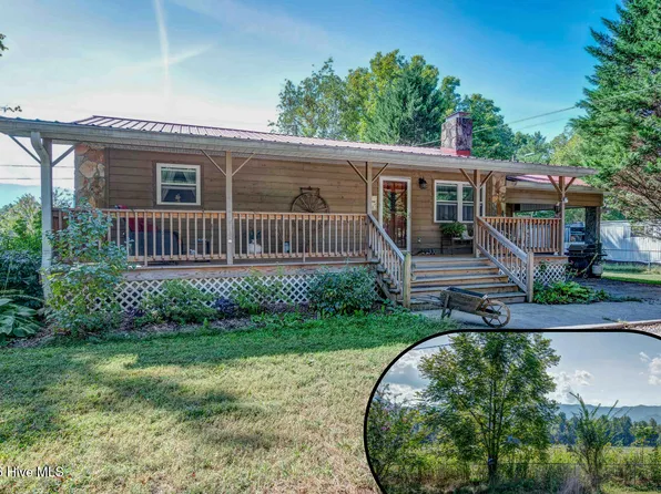 94 W Memorial Drive, Andrews, NC 28901