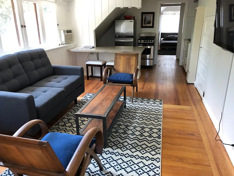 2342 Broadway St — Photo 2