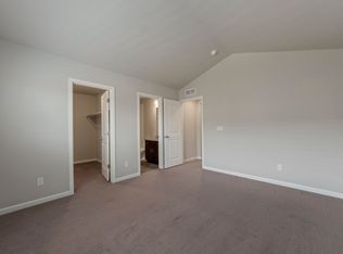 1882 S Buchanan Cir, Aurora, CO 80018