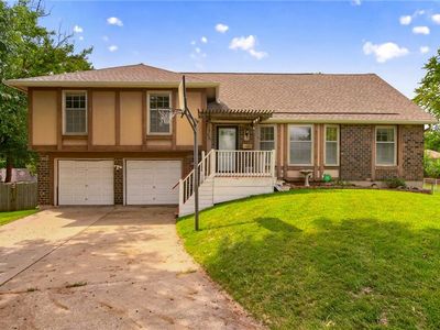 5725 Earnshaw St, Shawnee, KS, 66216