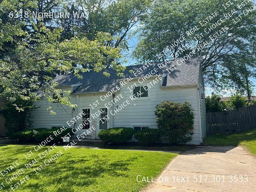 Updated 2-Bdr 1-Bth Duplex With Dishwasher, Deck & Fenced Yard — Photo 2