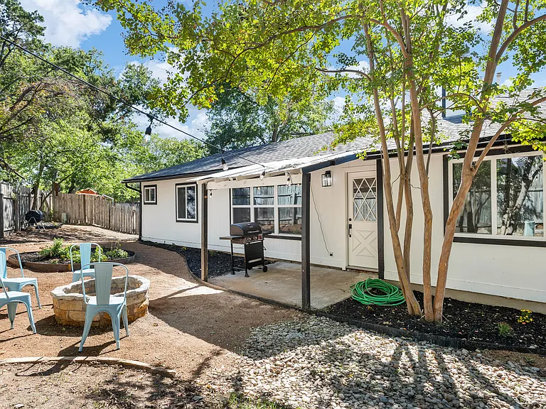 4800 Spring Meadow Cv — Photo 11