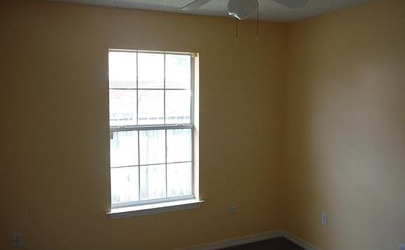4th image of 2657 Long Branch Dr