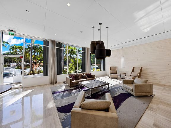 5th image of 100 Bayview Dr APT 606