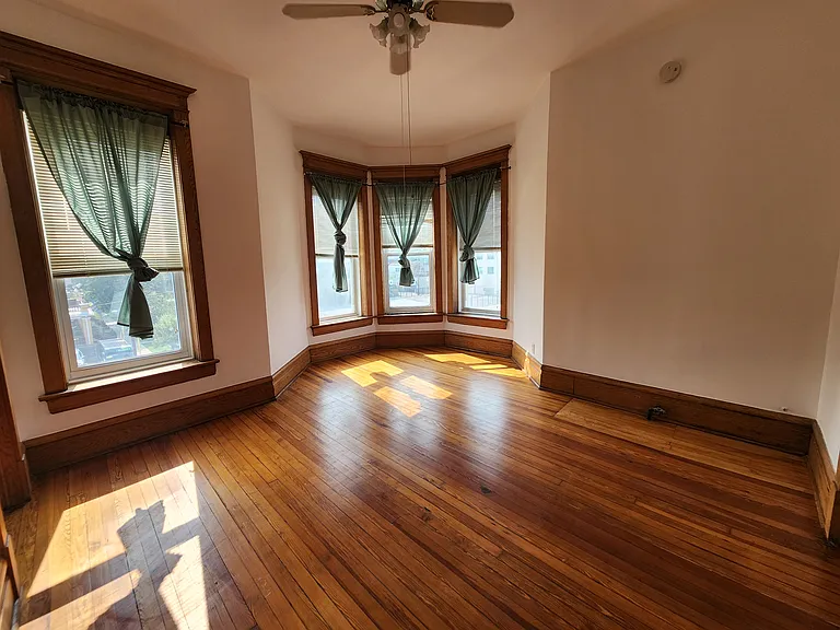 2404 W Superior St #3E — Photo 9
