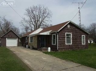 421 E Elm St, Vernon, MI 48476